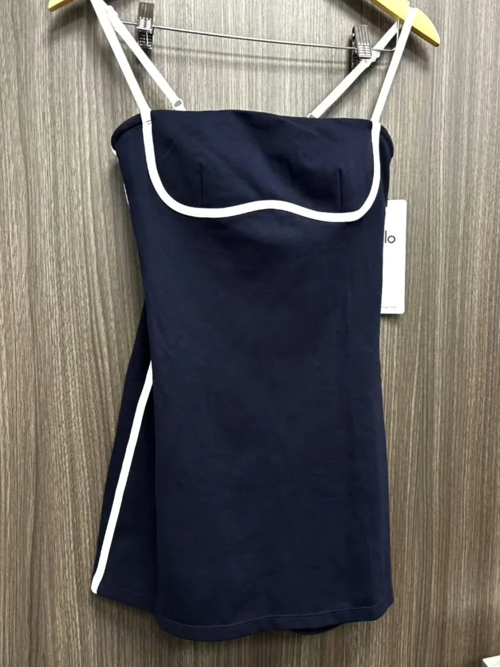 ☀️ Alo Holiday Outing Dress Navy Blue and Ivory White Color Block Sporty Casual